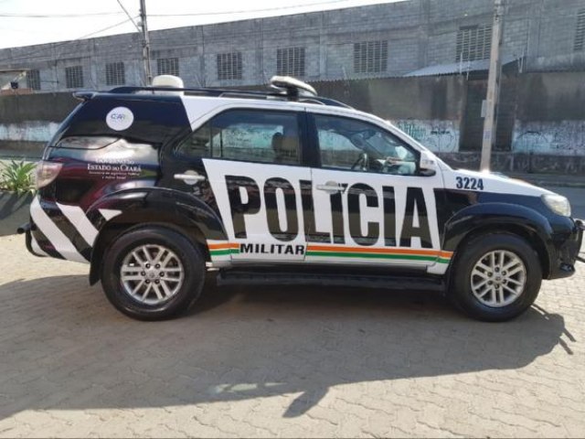 Viatura da PM e arma de agente so roubadas e encontradas em Caucaia