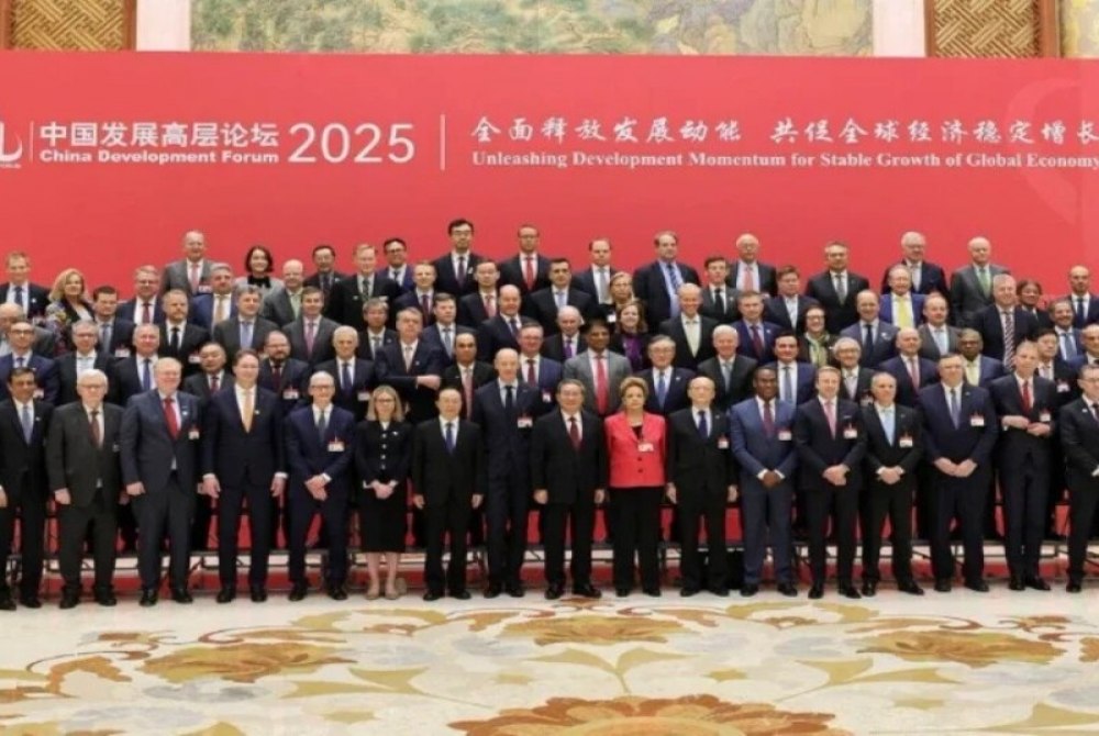 Dilma continua � frente do Banco do Brics por mais 5 anos