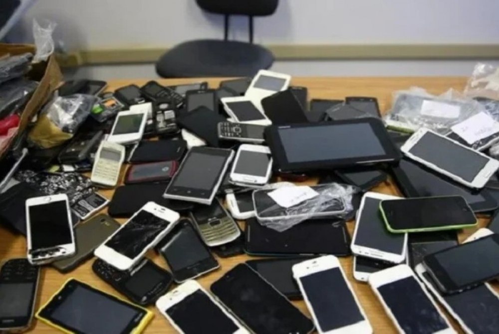 Governo vai enviar notifica��es para celulares roubados e exigir� entrega na delegacia