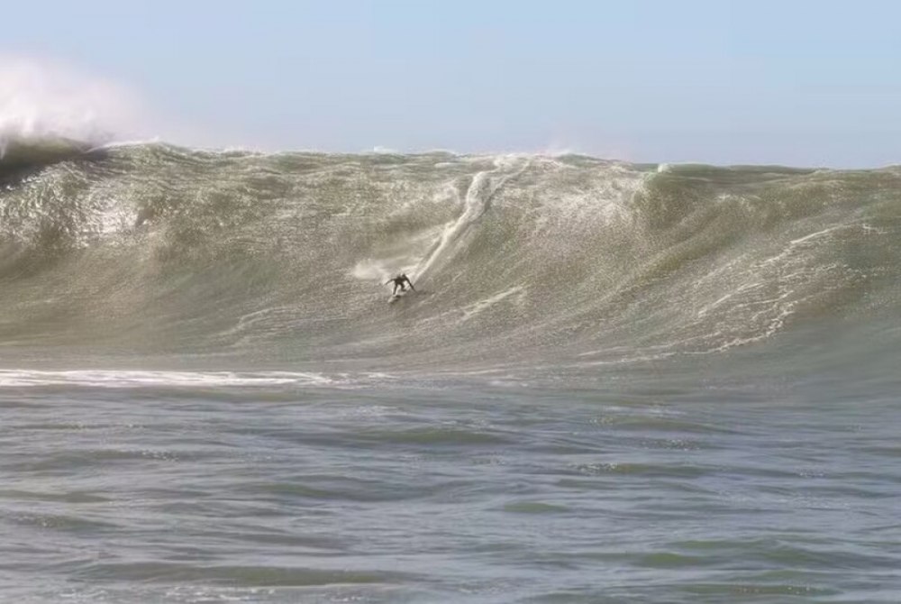 Como ciclone extratropical pode ter causado onda de 15 metros, a maior j� surfada no Brasil