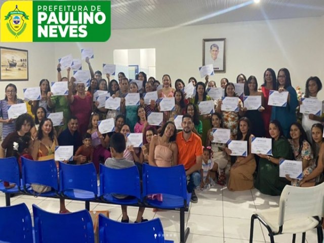 Prefeitura de Paulino Neves, realiza o Curso de Artesanato e Arranjos Natalinos