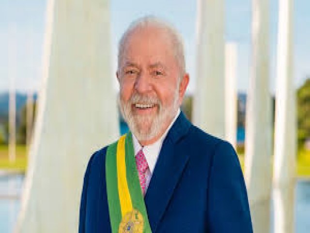 Lula desembarca no Egito, em sua primeira viagem internacional em 2024