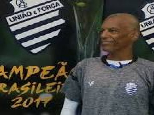 Campanha arrecada fundos para auxiliar ex-goleiro Flvio, dolo de Athletico e CSA