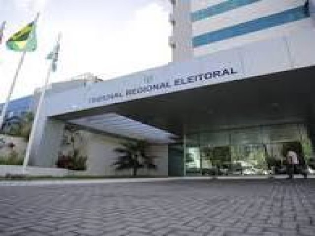 Apesar da concluso do primeiro turno das eleies municipais em Alagoas em 6 de outubro, o Tribunal Regional Eleitoral de Alagoas (TRE/AL) vai disponibilizar, no prximo domingo (27), dois pontos para que eleitores dos 51 municpios brasileiros com 