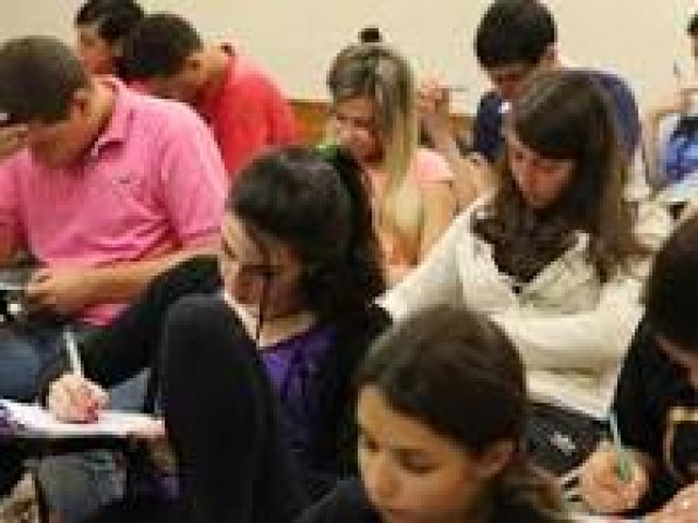 Estado deve lan�ar maior concurso p�blico da hist�ria de Alagoas nesta ter�a-feira (28)