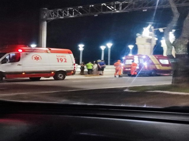 Motociclista  socorrido aps tentativa de suicdio na Ponte Aracaju x Barra dos Coqueiros e est em estado estvel