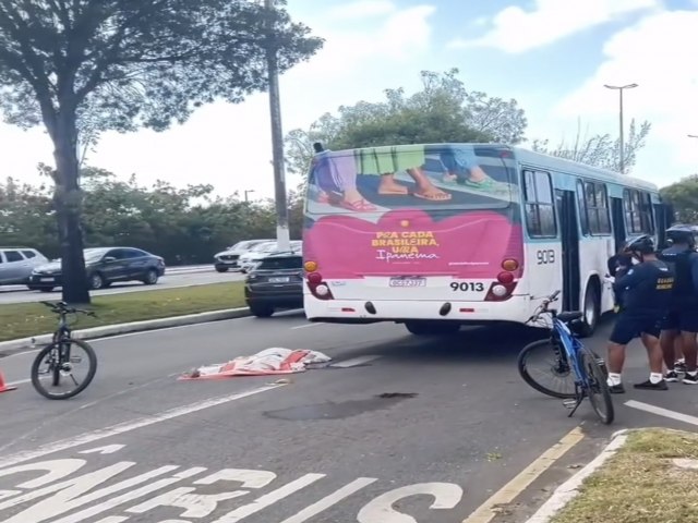 Mulher morre aps ser atropelada por nibus do transporte coletivo na Avenida Beira-Mar