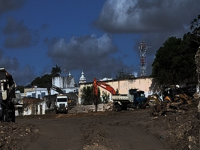 Obras do Atakarejo no terreno da antiga AABB avanam e prometem impacto econmico em Estncia