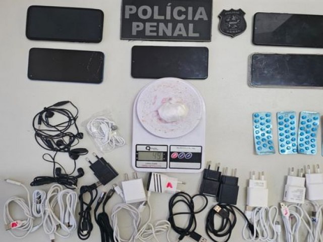 Polcia Penal impede entrada de drogas e celulares arremessados no presdio de Areia Branca