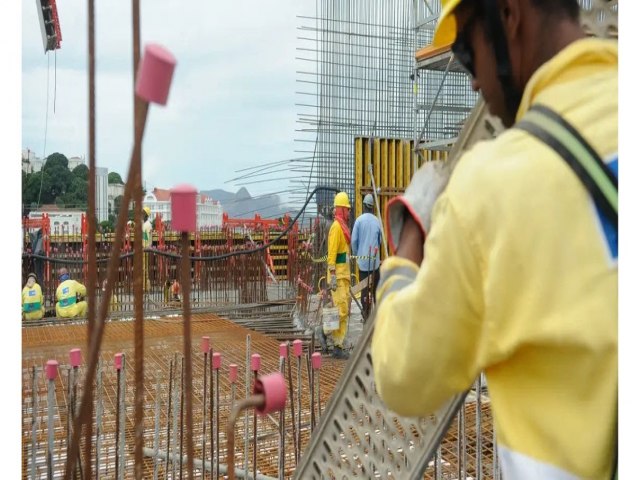 No importa o placar: 61 ou 43; sem uma mudana na tributao sobre a folha, o trabalhador sempre perde