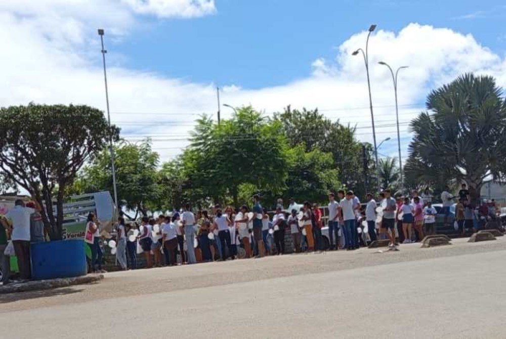Moradores de Vicência pedem justiça à morte de Victtor Miguel Moradores de Vicência pedem justiça à morte de Victtor Miguel