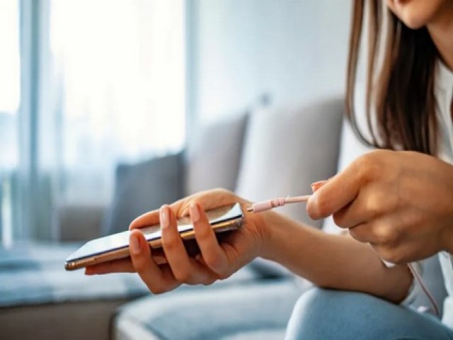Cinco mitos sobre bateria de celular que voc� precisa esquecer