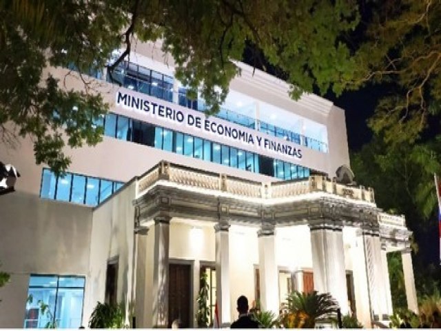 Gobierno aplica fuertes medidas de austeridad para ordenar finanzas
